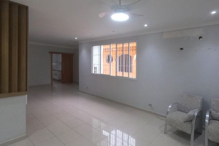 Casa para alugar com 200m², 4 quartos e 1 vagaSala