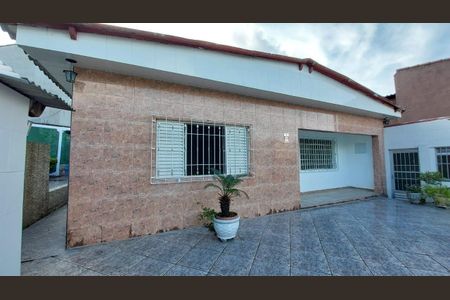 Casa para alugar com 360m², 2 quartos e 2 vagasÁrea externa