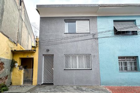 Casa à venda com 115m², 3 quartos e 2 vagasFachada