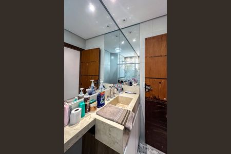 Casa à venda com 115m², 3 quartos e 2 vagasBanheiro