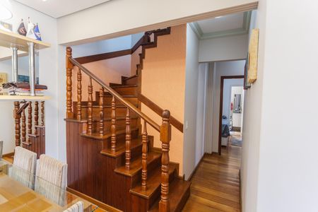 Apartamento para alugar com 150m², 4 quartos e 2 vagasEscada de Acesso a Cobertura