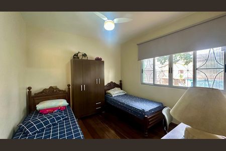 Casa à venda com 240m², 4 quartos e 4 vagasQuarto