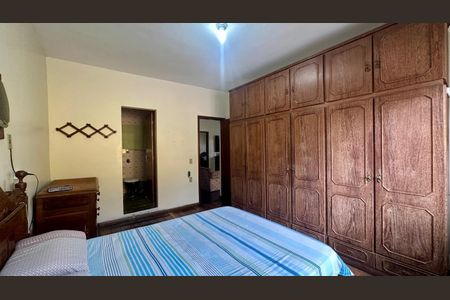 Casa à venda com 240m², 4 quartos e 4 vagasQuarto