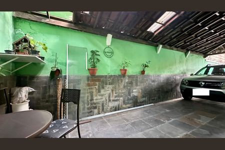 Casa à venda com 240m², 4 quartos e 4 vagasVagas de garagem 