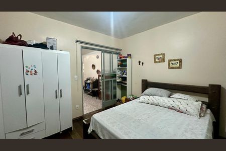 Casa à venda com 240m², 4 quartos e 4 vagasQuarto