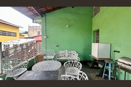 Casa à venda com 240m², 4 quartos e 4 vagasVaranda 