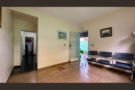 Casa à venda com 240m², 4 quartos e 4 vagasSala 