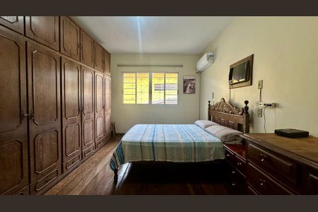 Casa à venda com 240m², 4 quartos e 4 vagasQuarto