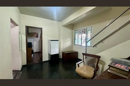 Casa à venda com 240m², 4 quartos e 4 vagasSala 