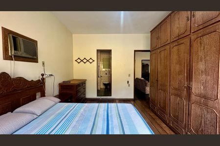 Casa à venda com 240m², 4 quartos e 4 vagasQuarto