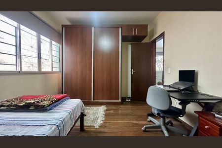 Casa à venda com 240m², 4 quartos e 4 vagasQuarto