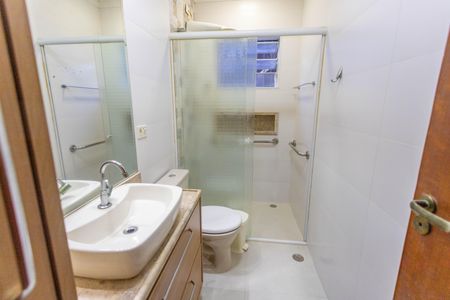 Casa à venda com 95m², 2 quartos e 4 vagasBanheiro da suíte 