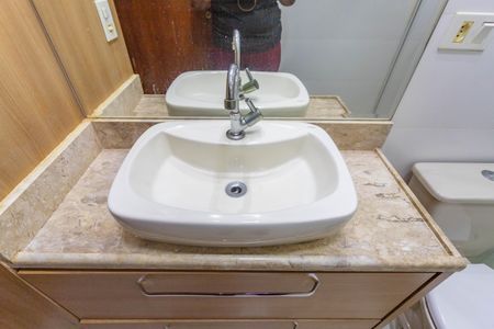 Casa à venda com 95m², 2 quartos e 4 vagasBanheiro da suíte 