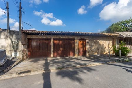 Casa à venda com 95m², 2 quartos e 4 vagasFachada 