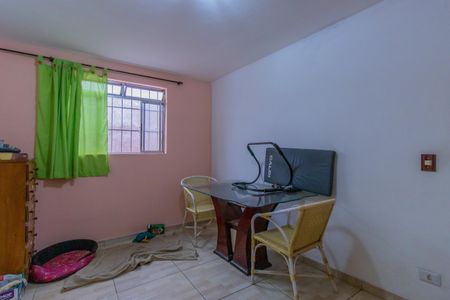 Sala de casa para alugar com 2 quartos, 125m² em Parque Turiguara, Cotia