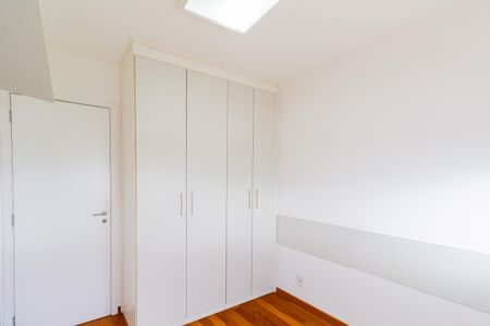 Apartamento à venda com 130m², 3 quartos e 2 vagasQuarto 