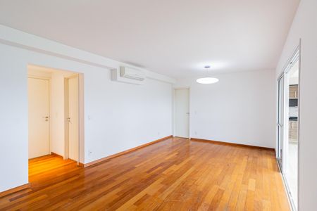 Apartamento à venda com 130m², 3 quartos e 2 vagasSala