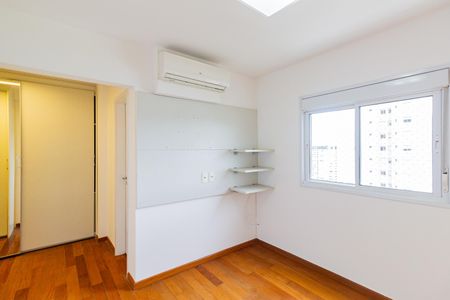 Apartamento à venda com 130m², 3 quartos e 2 vagasSuíte
