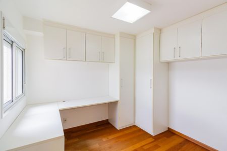 Apartamento à venda com 130m², 3 quartos e 2 vagasQuarto 2