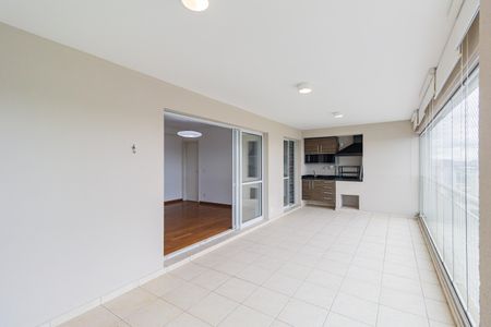 Apartamento à venda com 130m², 3 quartos e 2 vagasVaranda