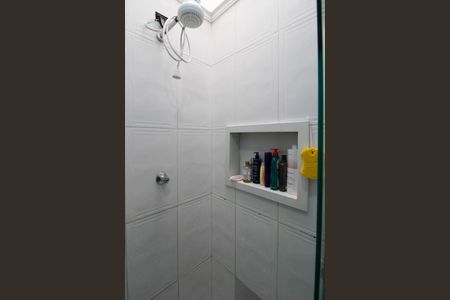 Casa para alugar com 80m², 2 quartos e 2 vagasBanheiro 