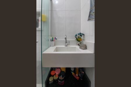 Casa para alugar com 80m², 2 quartos e 2 vagasBanheiro 
