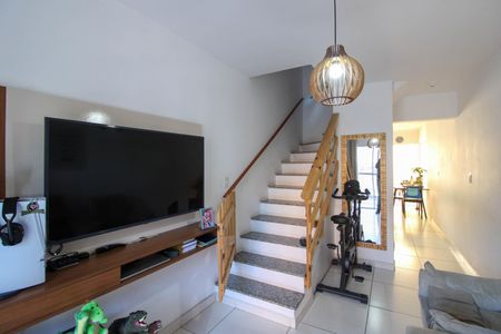 Casa para alugar com 80m², 2 quartos e 2 vagasSala