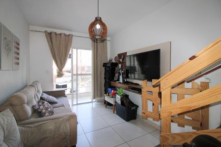 Sala de casa para alugar com 2 quartos, 80m² em Jardim Mitsutani, São Paulo