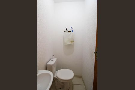 Casa para alugar com 80m², 2 quartos e 2 vagasLavabo 
