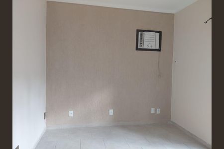 Casa à venda com 2 quartos, 110m² em Vila Valqueire, Rio de Janeiro