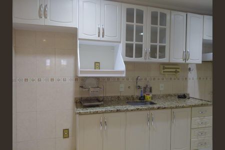 Casa à venda com 2 quartos, 110m² em Vila Valqueire, Rio de Janeiro