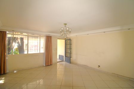 Sala de casa à venda com 3 quartos, 142m² em Sítio do Morro, São Paulo