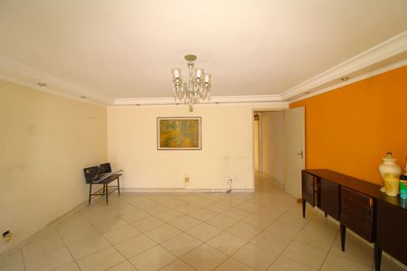 Casa à venda com 142m², 3 quartos e 2 vagasSala