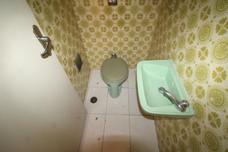 Casa à venda com 142m², 3 quartos e 2 vagasBanheiro