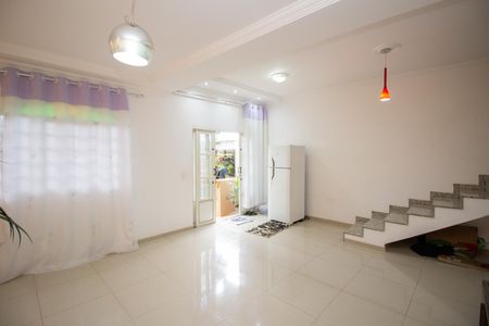 Casa para alugar com 265m², 2 quartos e 2 vagasSala