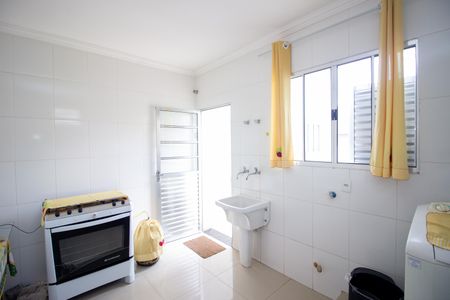 Casa para alugar com 265m², 2 quartos e 2 vagasCozinha e Área de Serviço