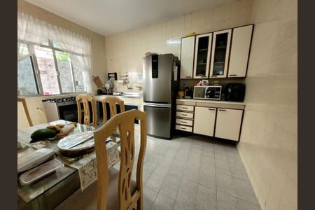 Casa à venda com 120m², 3 quartos e 3 vagas