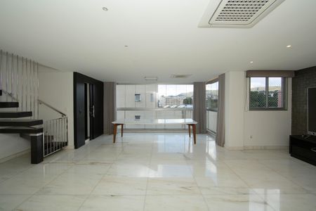 Apartamento à venda com 240m², 4 quartos e 3 vagasSALA