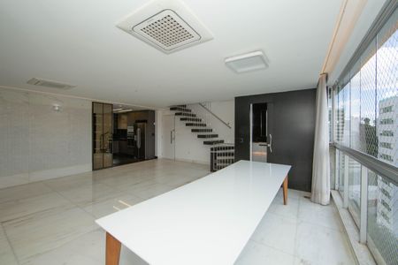 Apartamento à venda com 240m², 4 quartos e 3 vagasSALA