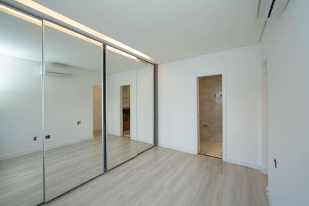 Apartamento à venda com 240m², 4 quartos e 3 vagasQUARTO2