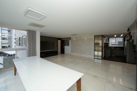 Apartamento à venda com 240m², 4 quartos e 3 vagasSALA