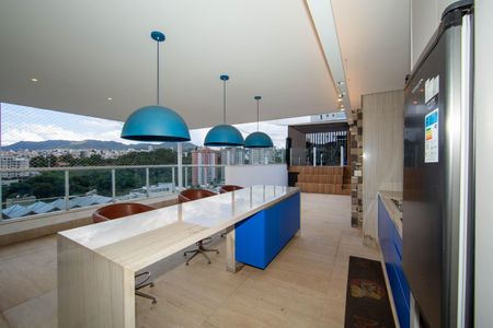 Apartamento à venda com 240m², 4 quartos e 3 vagasCOBERTURA