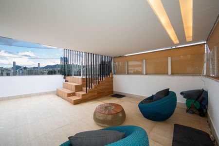 Apartamento à venda com 240m², 4 quartos e 3 vagasCOBERTURA