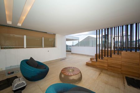 Apartamento à venda com 240m², 4 quartos e 3 vagasCOBERTURA