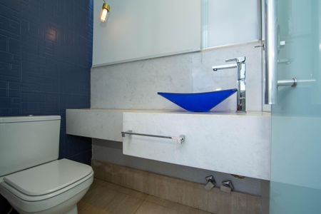 Apartamento à venda com 240m², 4 quartos e 3 vagasBANHEIRO5