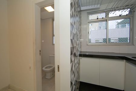 Apartamento à venda com 240m², 4 quartos e 3 vagasAREA DE SERVICO/BANHEIRO DE EMPREGADA