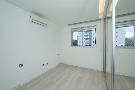 Apartamento à venda com 240m², 4 quartos e 3 vagasQUARTO2