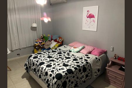 Casa à venda com 4 quartos, 720m² em Vila Valqueire, Rio de Janeiro