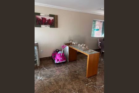 Casa à venda com 3 quartos, 496m² em Vera Cruz, Belo Horizonte