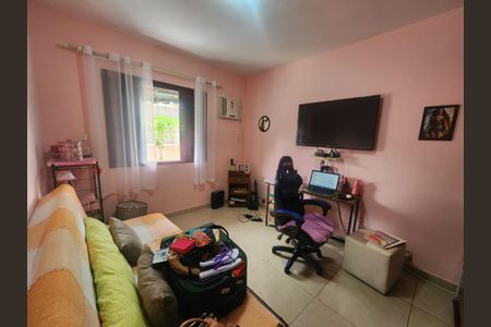 Casa à venda com 4 quartos, 250m² em Realengo, Rio de Janeiro